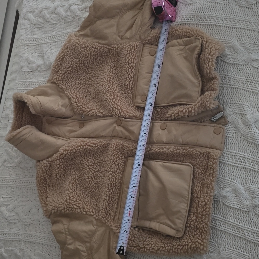 Athleta New  Tan Puffer Jacket - Picture 5 of 7